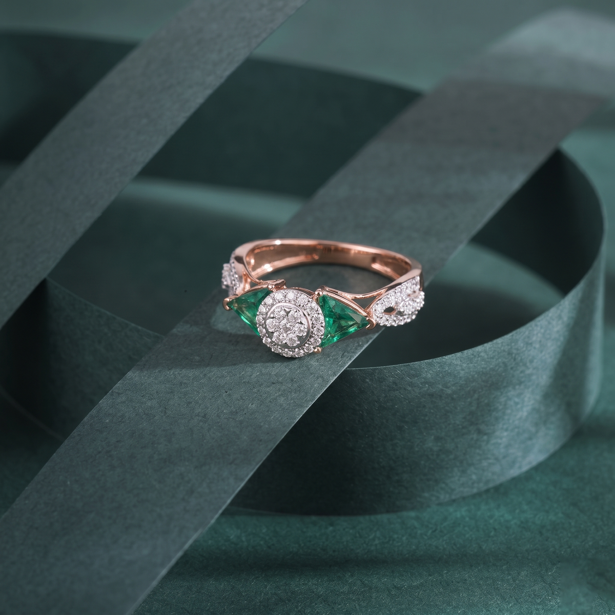 Emerald & Diamond Cluster Rose Gold Ring